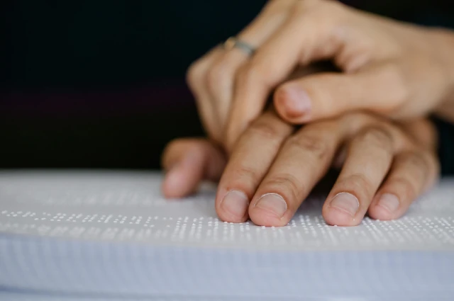 Kommunikationsstrategien für blinde und sehbehinderte Menschen